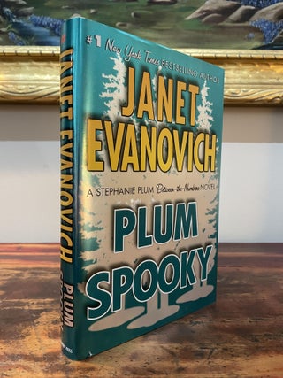 Item #5568 Plum Spooky. Janet Evanovich