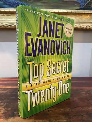 Item #5571 Top Secret Twenty-One. Janet Evanovich